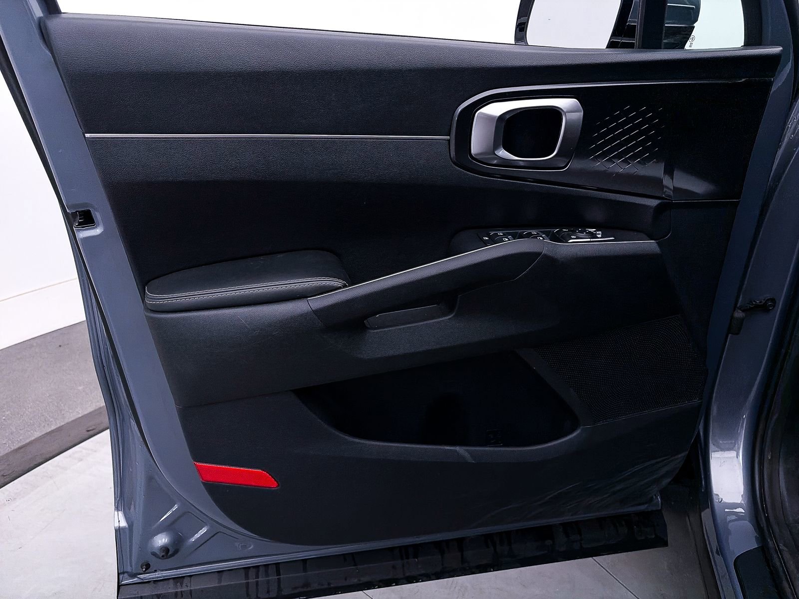 Used 2022 Kia Sorento LX image 15