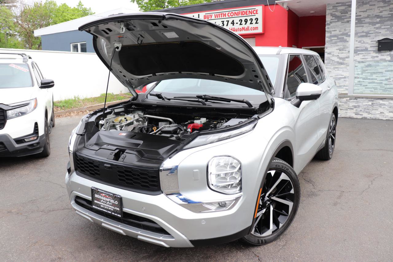 Used 2024 Mitsubishi Outlander AWD image 55