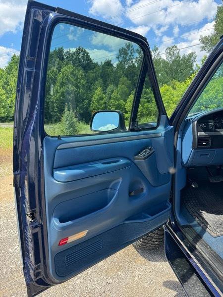 Used 1994 Ford Bronco XLT AWD/4WD image 9