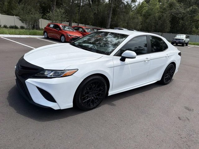Used 2018 Toyota Camry SE FWD image 5