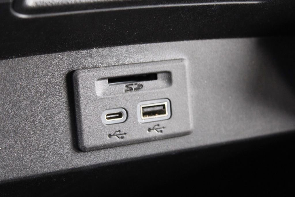 Used 2021 Chevrolet Suburban RST image 46