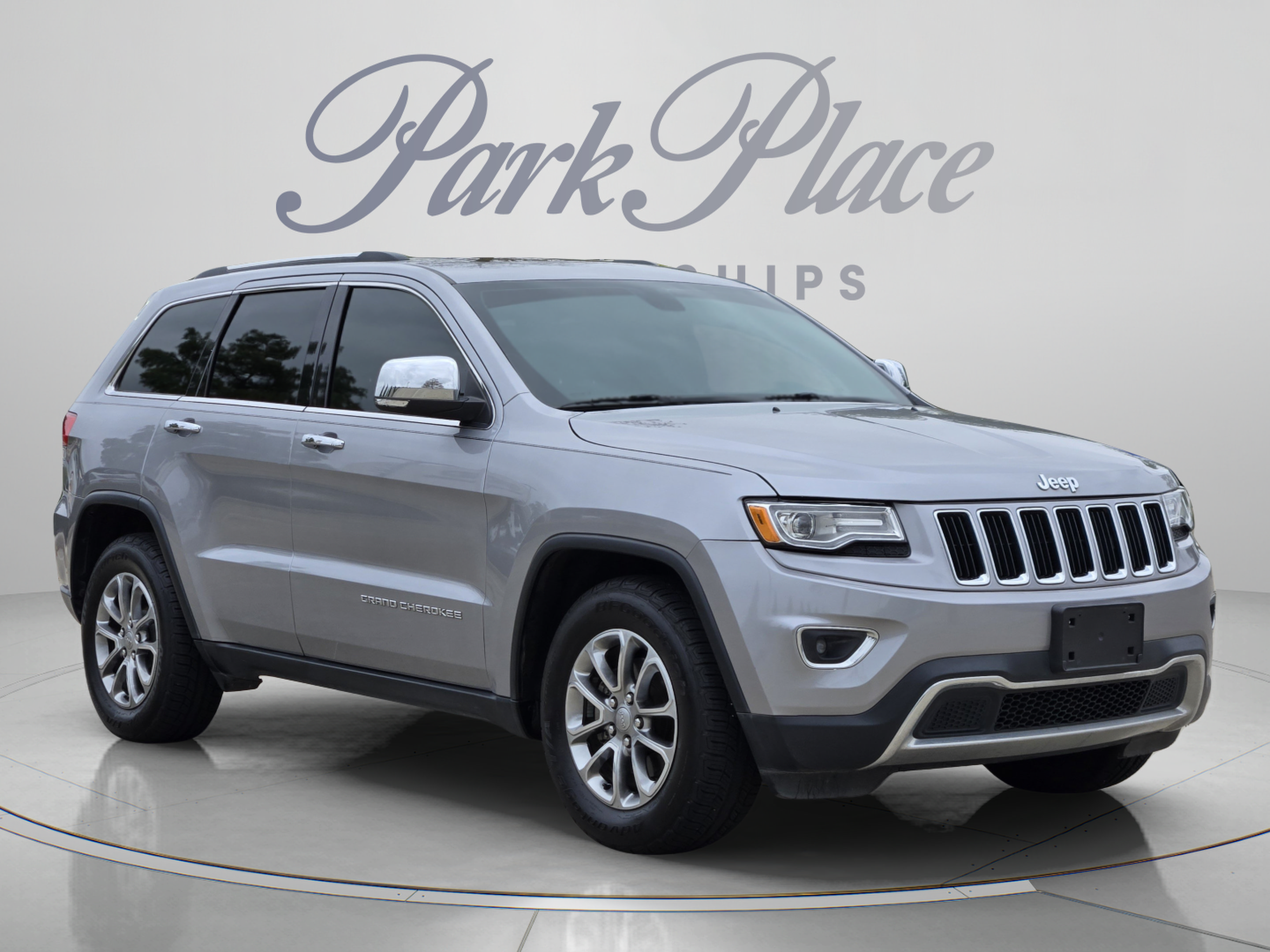 Used 2014 Jeep Grand Cherokee Limited w/ Luxury Group II RWD image 6