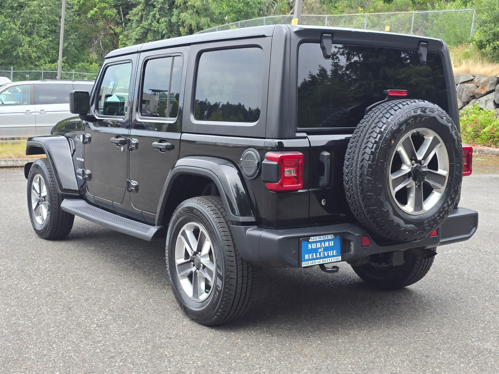Used 2019 Jeep Wrangler Unlimited Sahara AWD/4WD image 3
