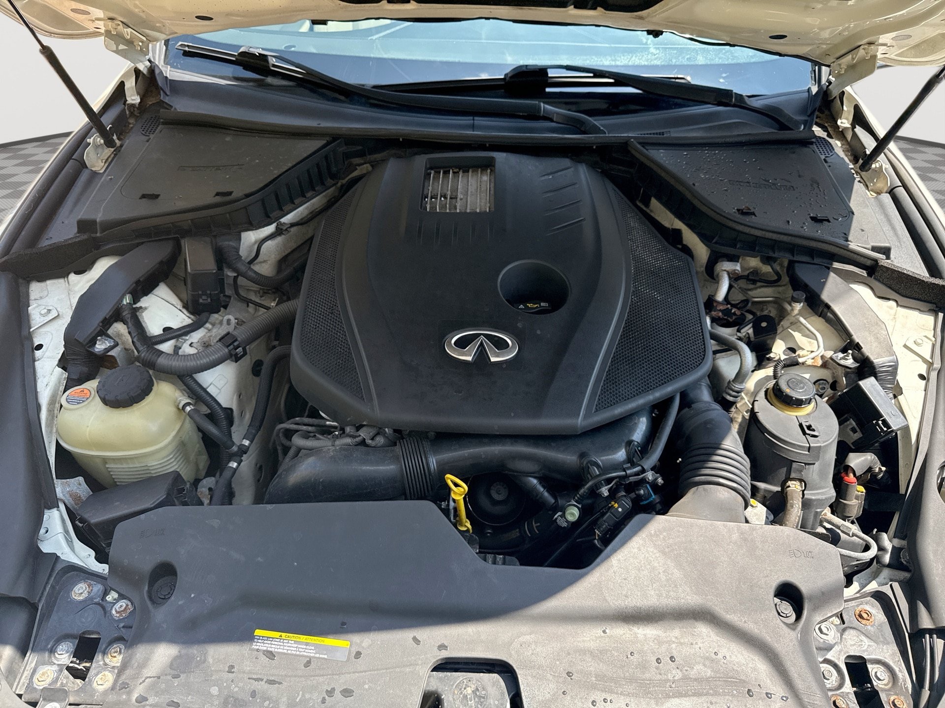 Used 2017 INFINITI Q60 2.0t w/ Premium Plus Package 2.0T AWD/4WD image 18