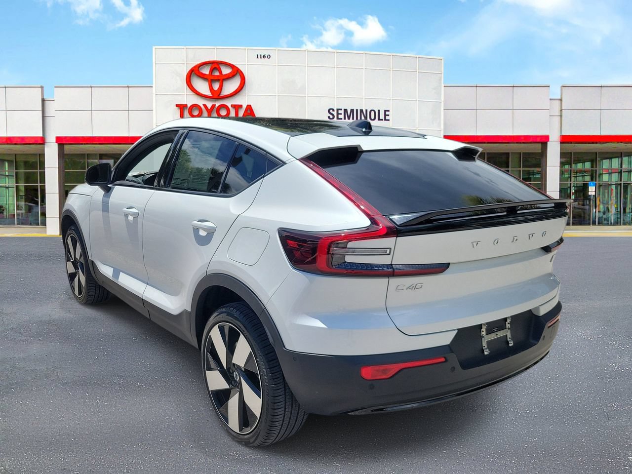 Used 2023 Volvo C40 P8 Recharge Ultimate w/ Protection Package Premier AWD/4WD image 4