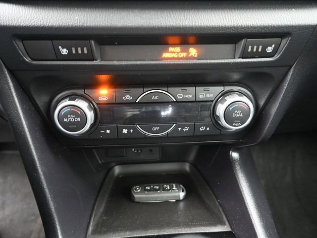 Used 2018 MAZDA MAZDA3 Touring image 13