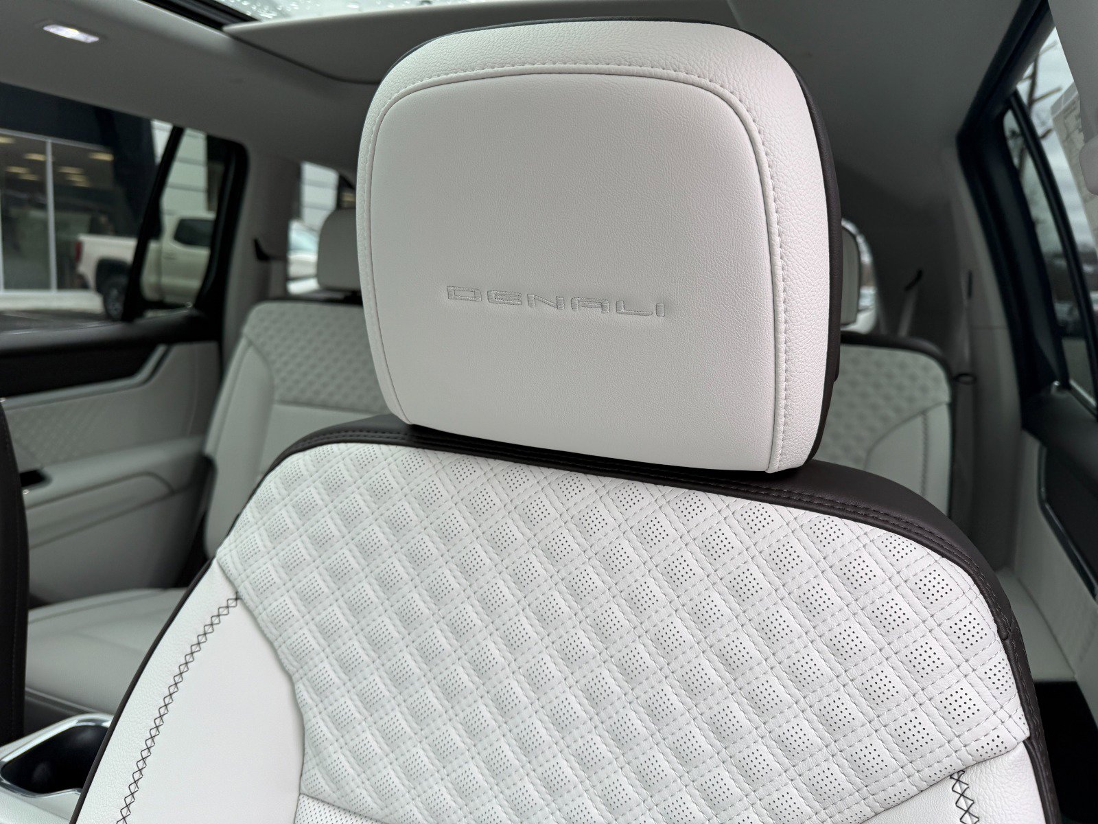 New 2026 GMC Acadia Denali w/ Super Cruise Package image 15