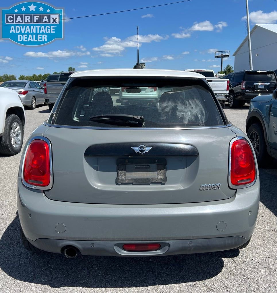 Used 2017 MINI Cooper 4-Door Hardtop FWD image 5