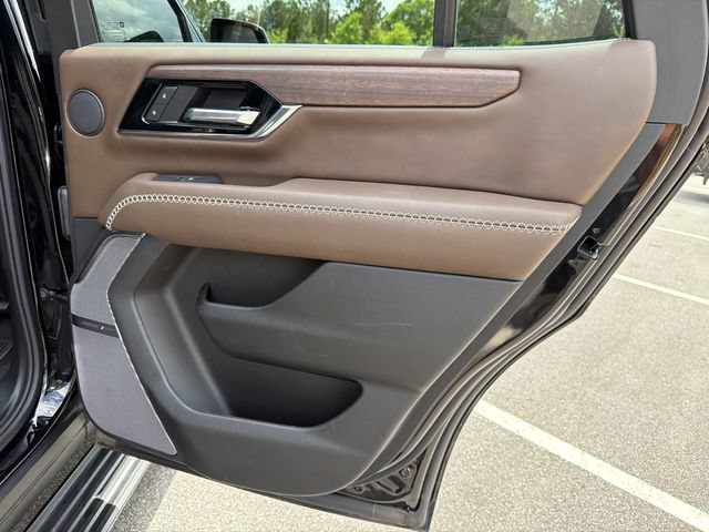 Used 2025 GMC Yukon Denali Ultimate AWD/4WD image 16