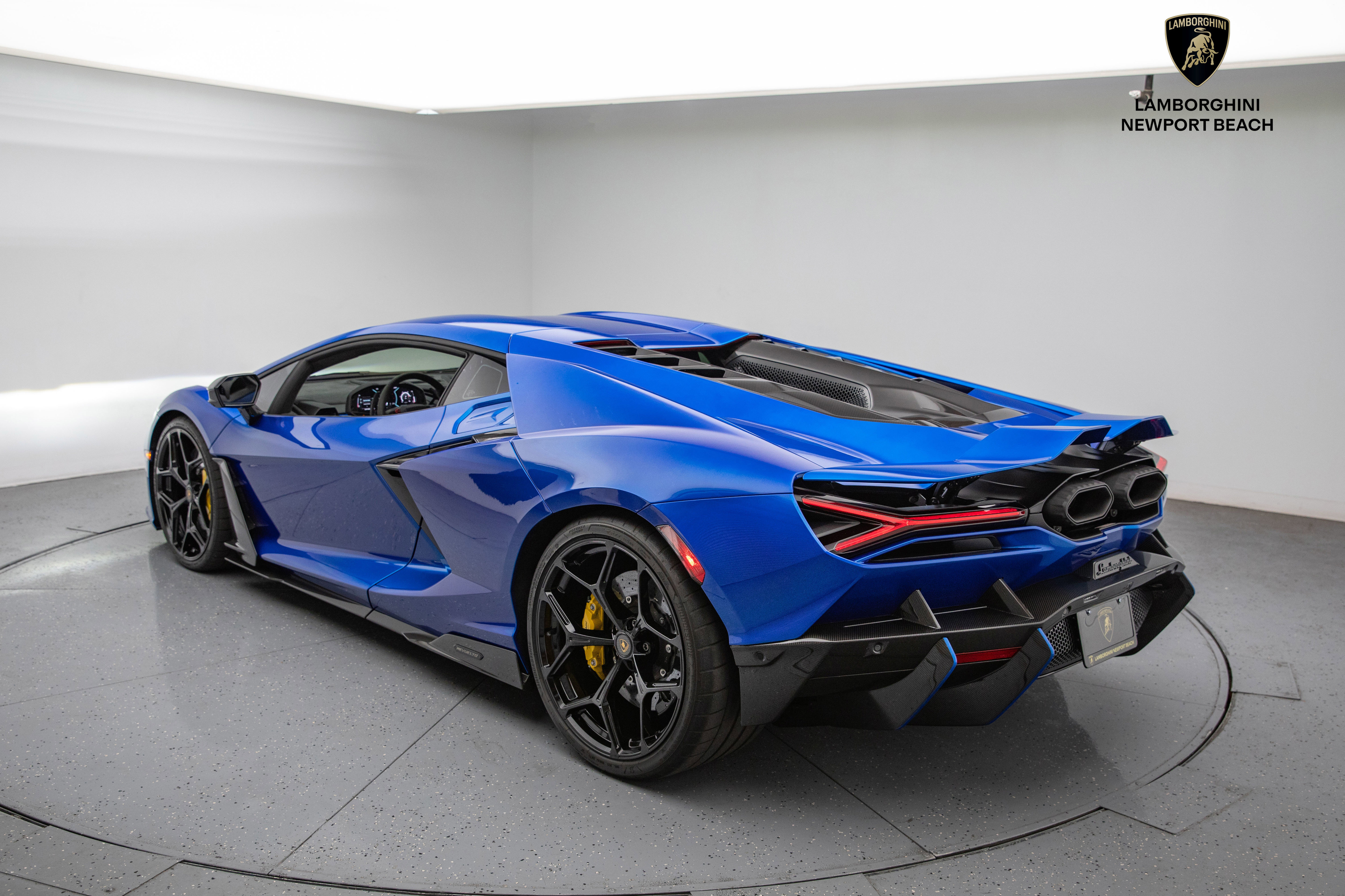 Used 2024 Lamborghini Revuelto image 21