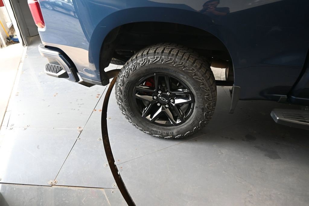 Used 2022 Chevrolet Silverado 1500 Custom w/ LPO, Dark Essentials Package AWD/4WD image 22