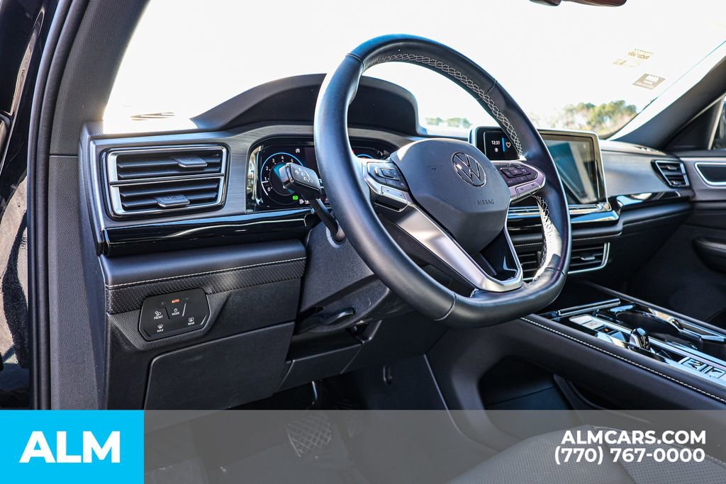 Used 2025 Volkswagen Atlas Cross Sport SE image 29