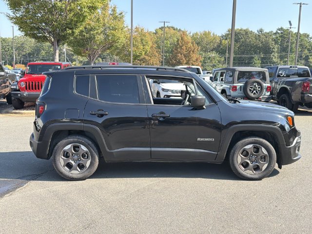 Used 2017 Jeep Renegade Sport w/ Power & Air Group FWD image 5