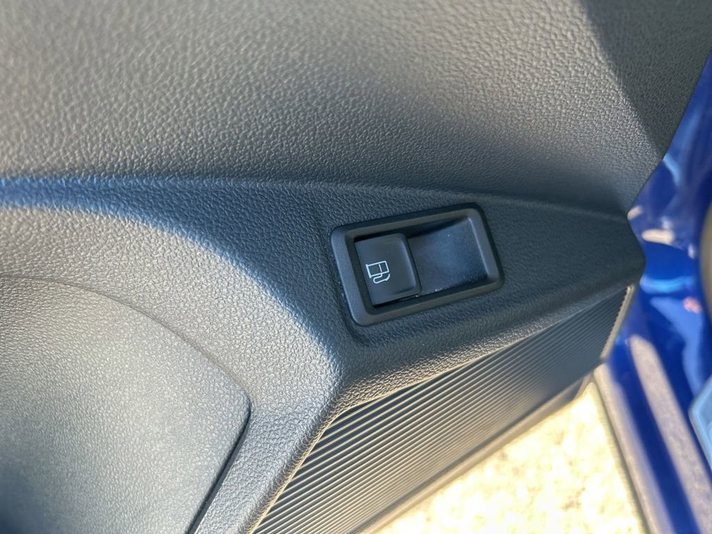 Used 2024 Volkswagen Taos SE image 35