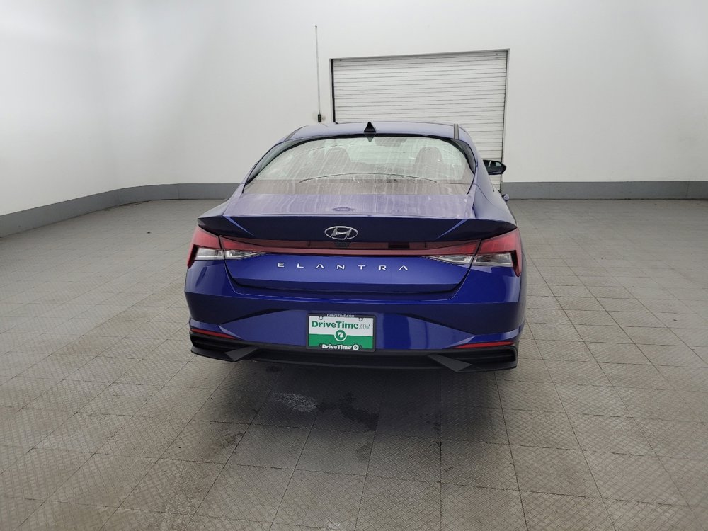 Used 2023 Hyundai Elantra SEL w/ Cargo Package image 7