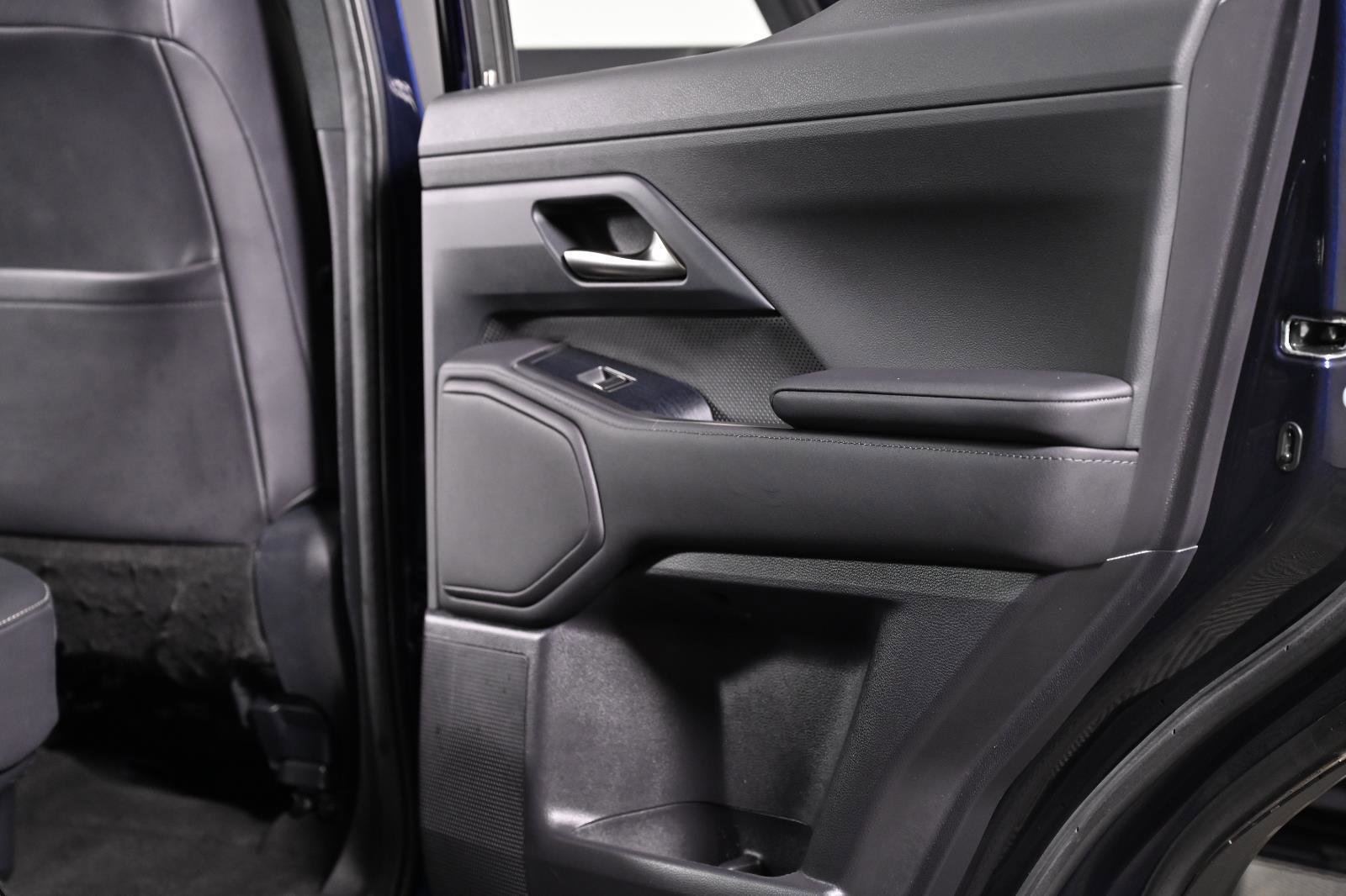 Used 2025 Lexus GX 550 w/ Accessory Package (2T) image 35