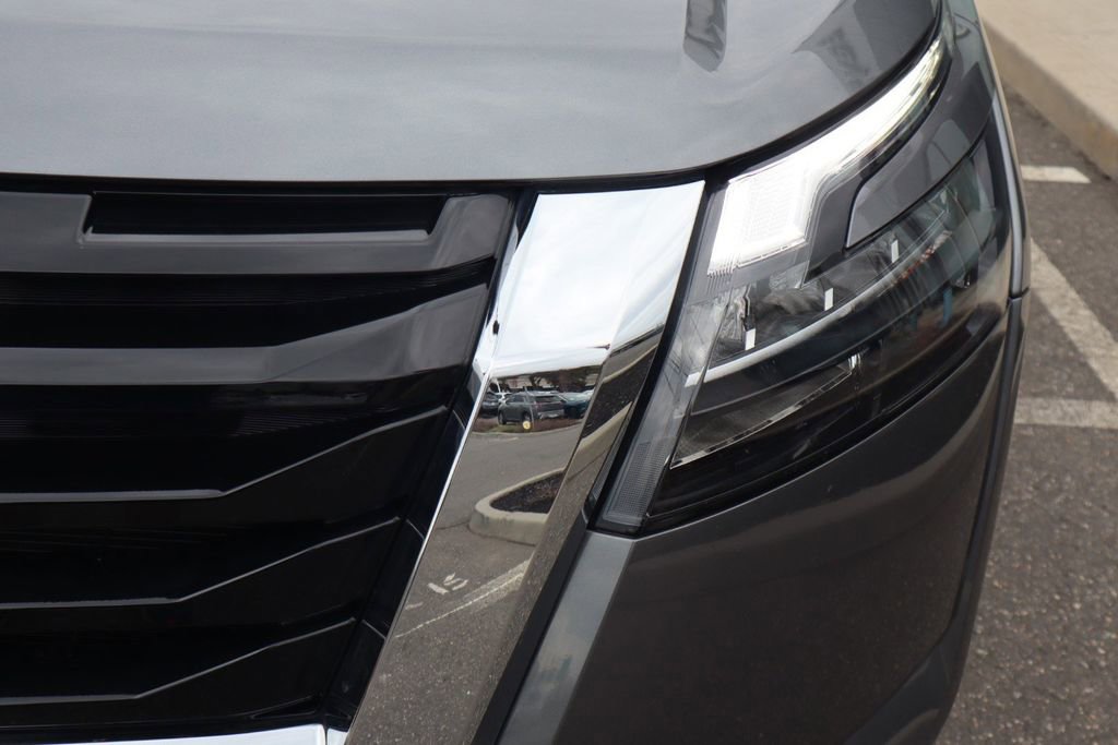 Certified 2024 Nissan Pathfinder S image 13