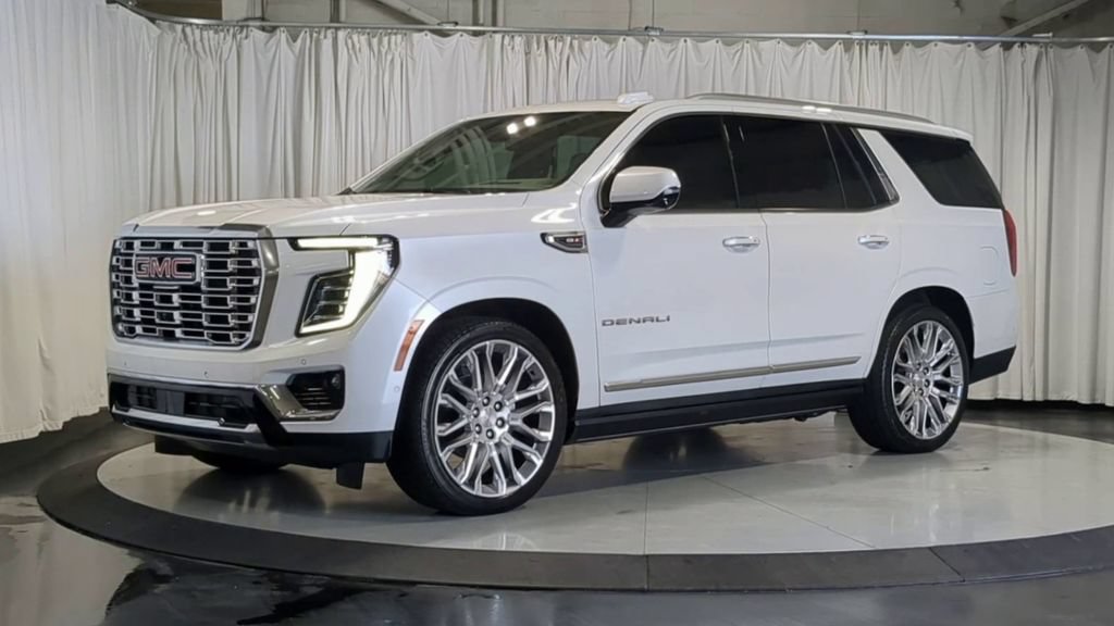 Used 2025 GMC Yukon Denali w/ Denali Reserve Package AWD/4WD image 5