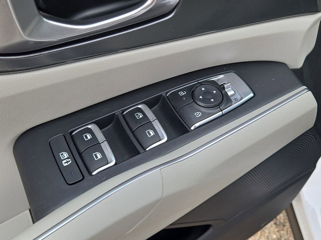 Used 2025 Kia Sorento S FWD image 22