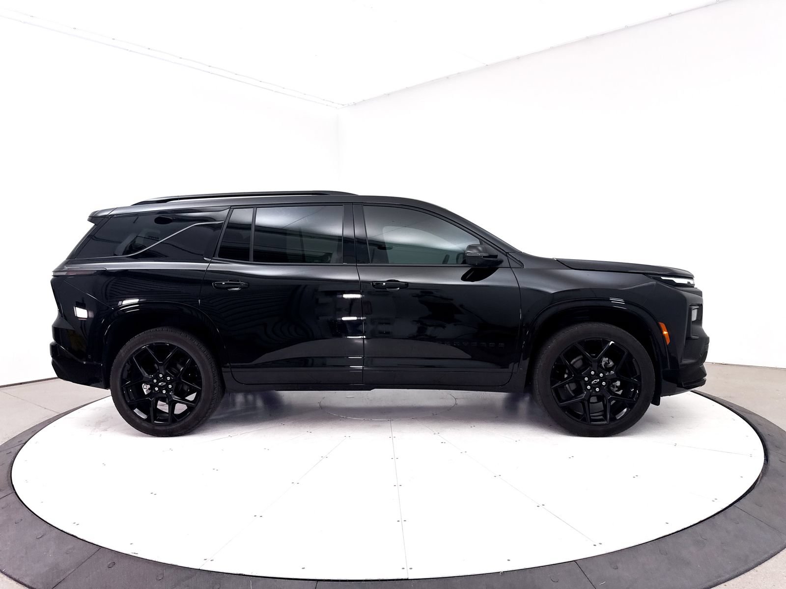 Used 2024 Chevrolet Traverse RS AWD/4WD image 40
