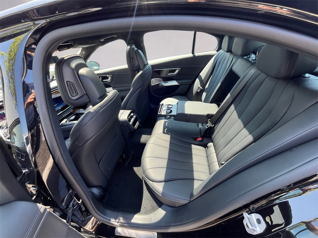 New 2025 Mercedes-Benz E 350 4MATIC Sedan image 8