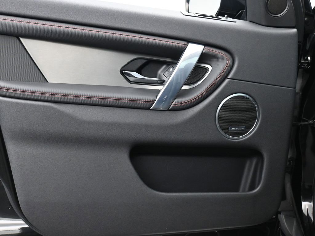 Used 2023 Land Rover Discovery Sport S R-Dynamic image 9