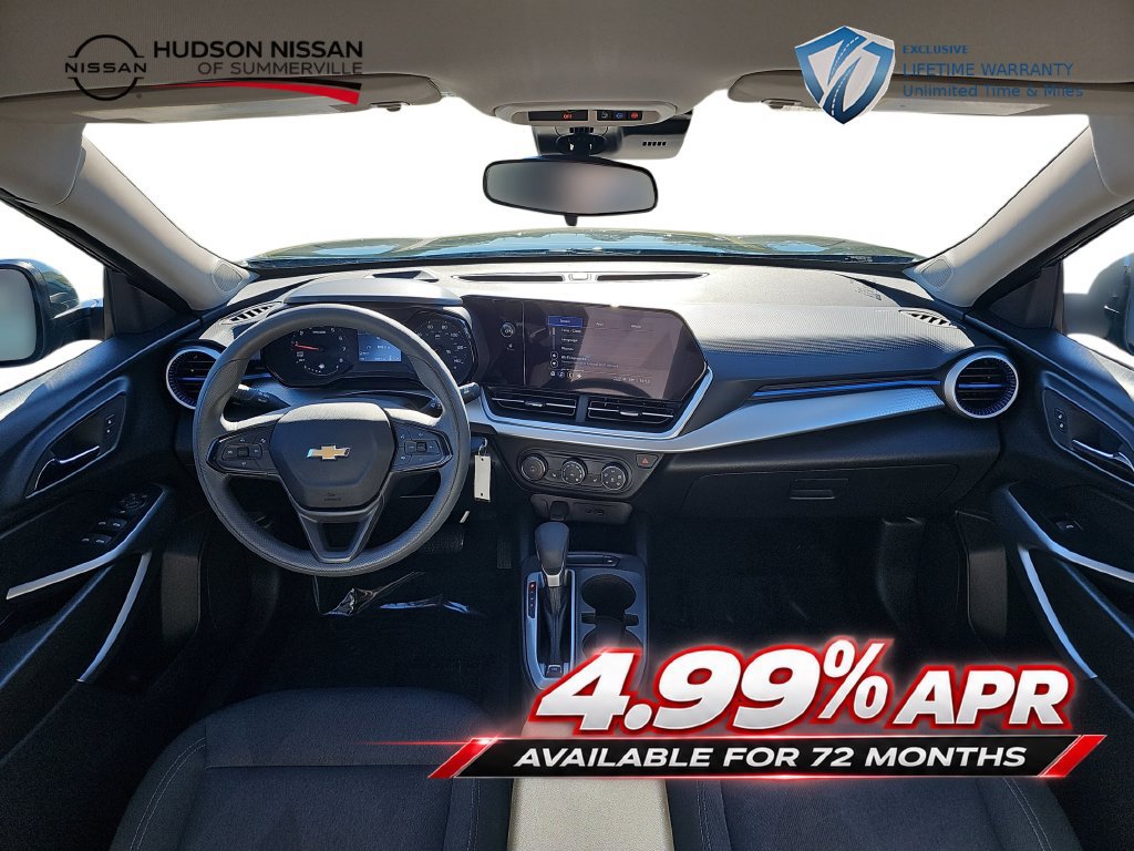 Used 2025 Chevrolet Trax LS w/ LS Convenience Package FWD image 14