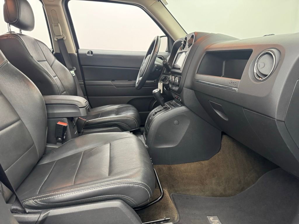 Used 2017 Jeep Patriot High Altitude image 29