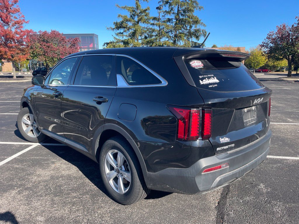 Used 2023 Kia Sorento LX FWD image 7
