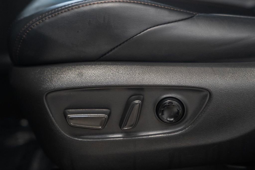 Used 2021 Toyota Venza XLE w/ Softex Package image 38