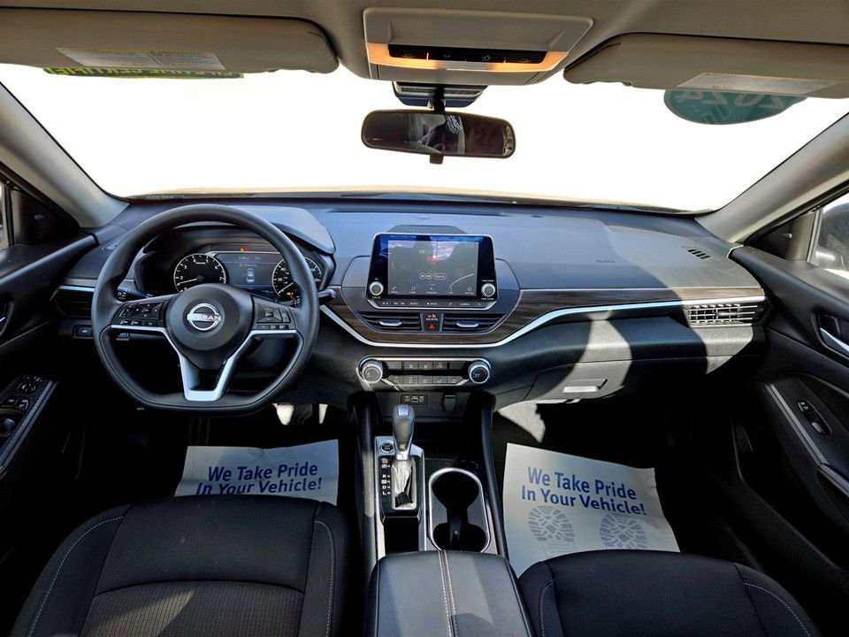Used 2024 Nissan Altima 2.5 SV image 13