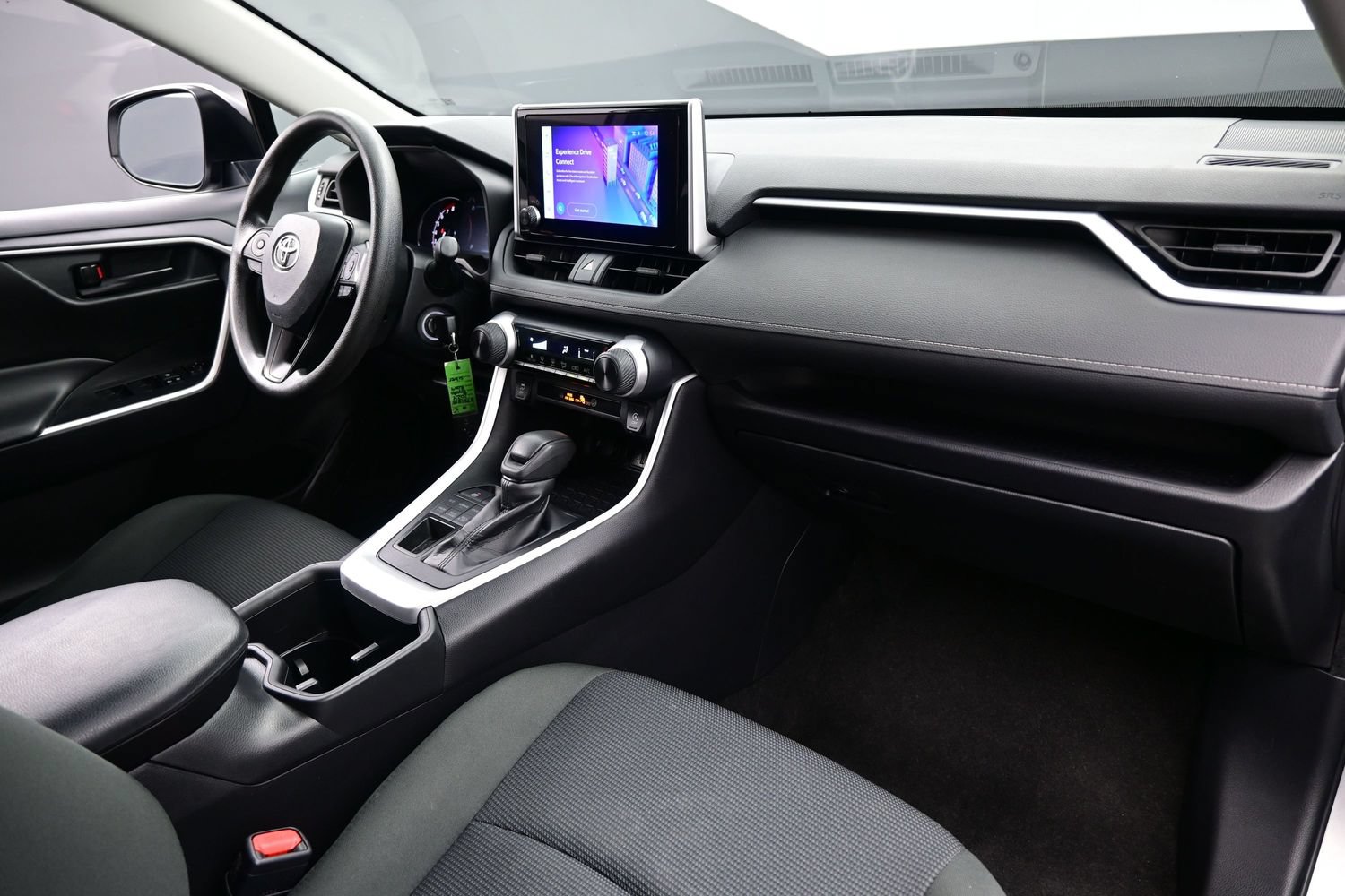 Used 2024 Toyota RAV4 LE AWD/4WD image 14