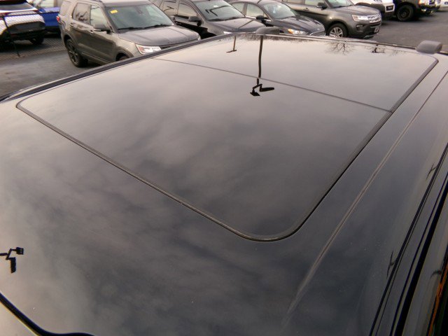 Used 2022 Ford F150 Lariat w/ Equipment Group 502A High image 17