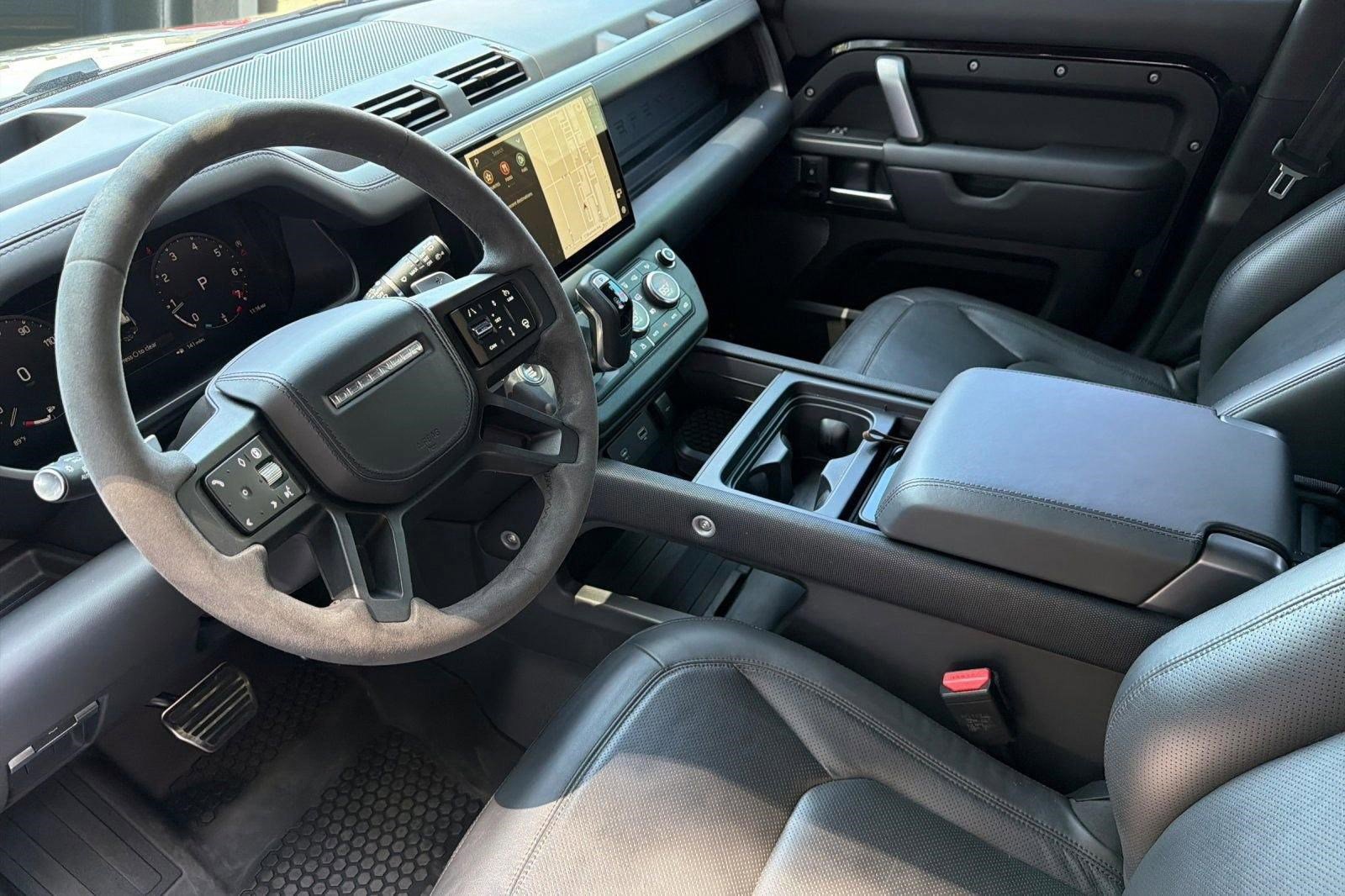 Used 2024 Land Rover Defender 110 V8 AWD/4WD image 4