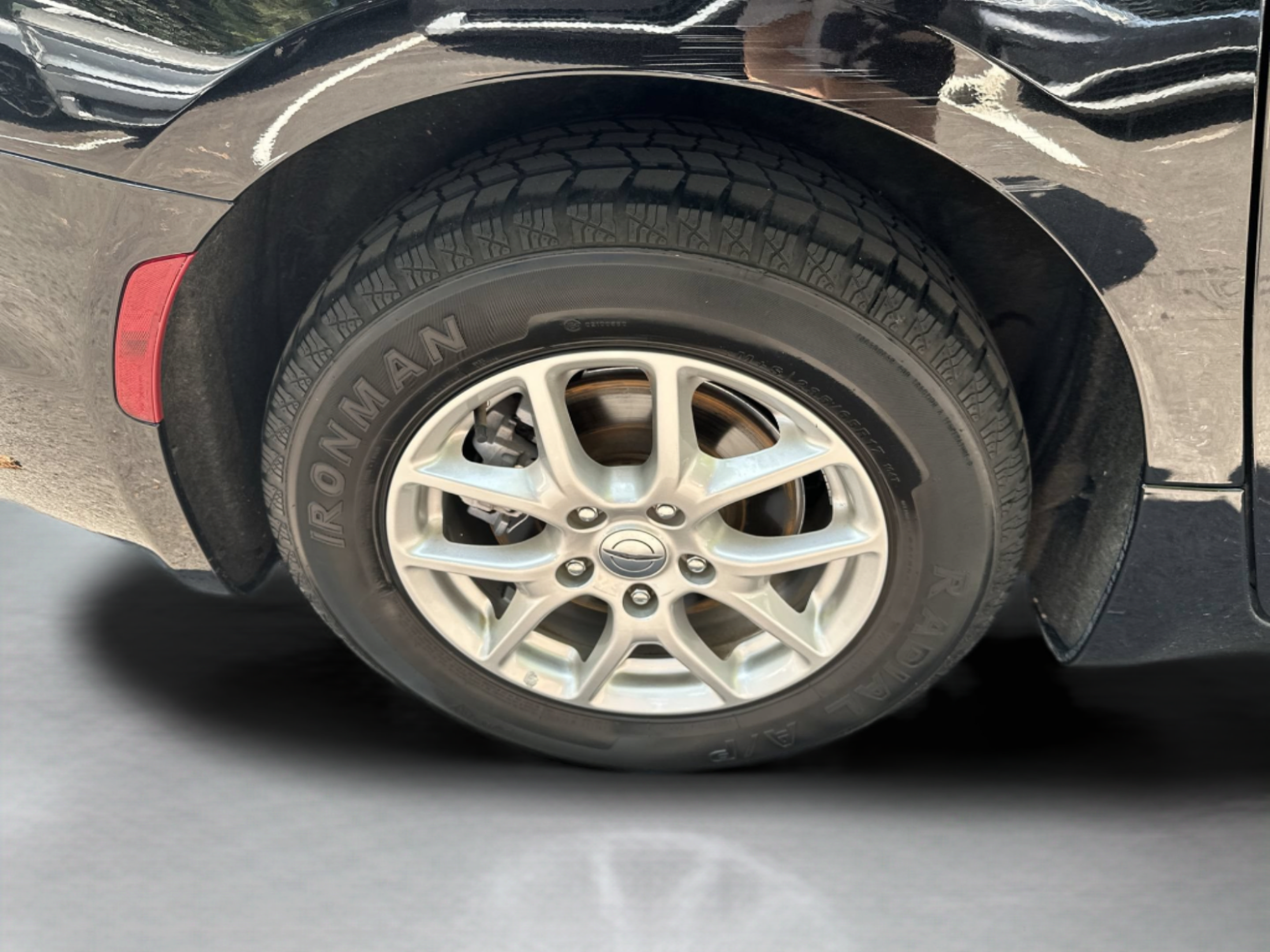 Used 2024 Chrysler Pacifica Touring-L FWD image 18