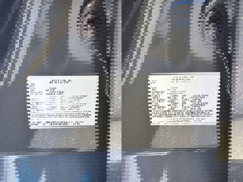 Used 2023 Tesla Model Y Performance image 10