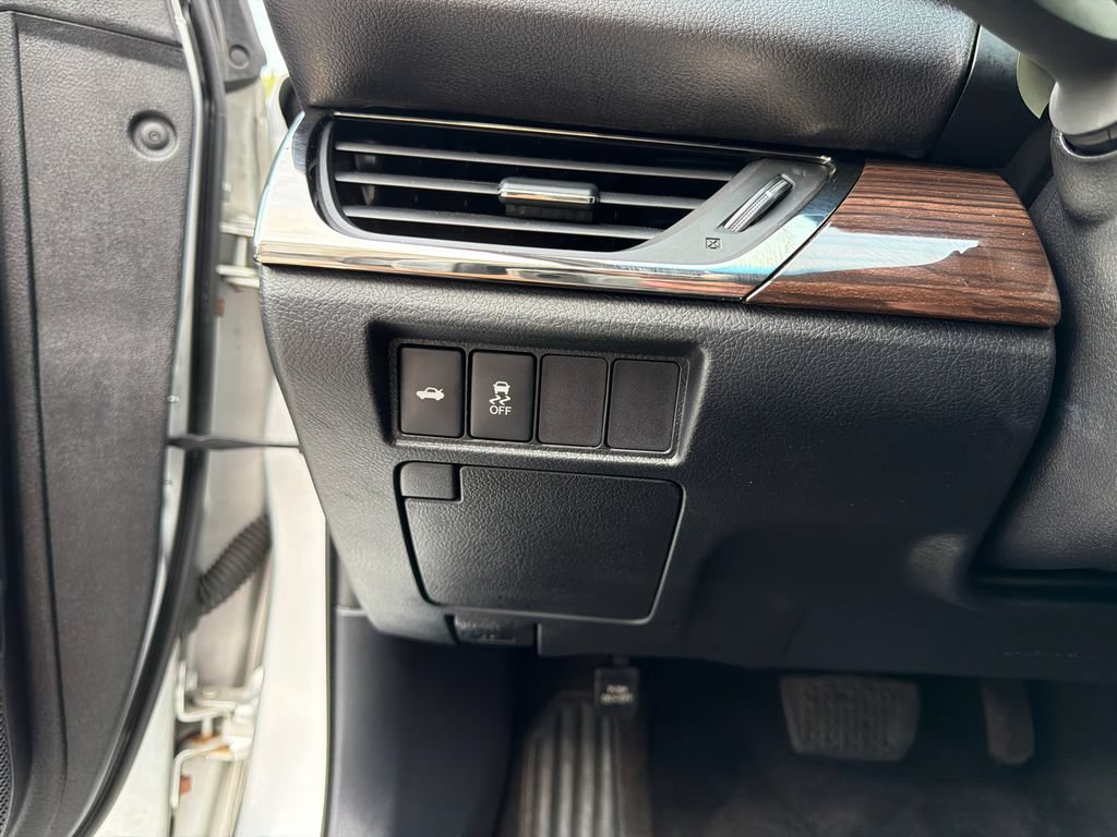 Used 2013 Toyota Avalon XLE FWD image 19