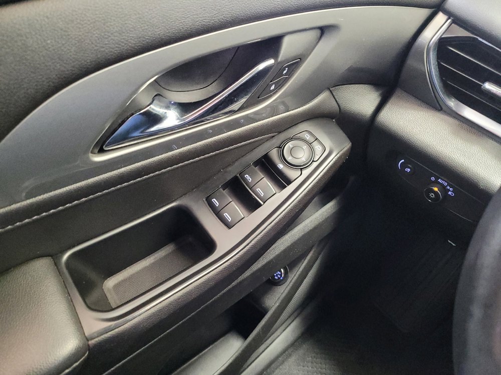Used 2023 Chevrolet Traverse LT AWD/4WD image 27