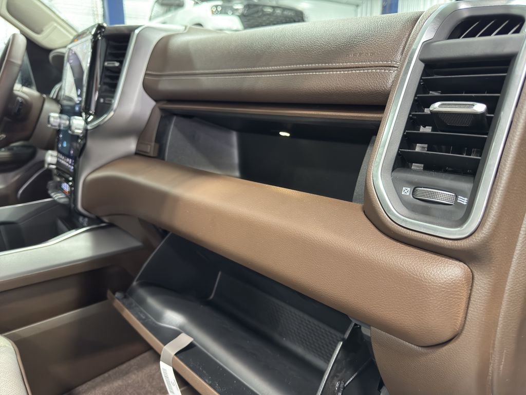New 2026 RAM 1500 Laramie w/ Laramie Preferred Package AWD/4WD image 17
