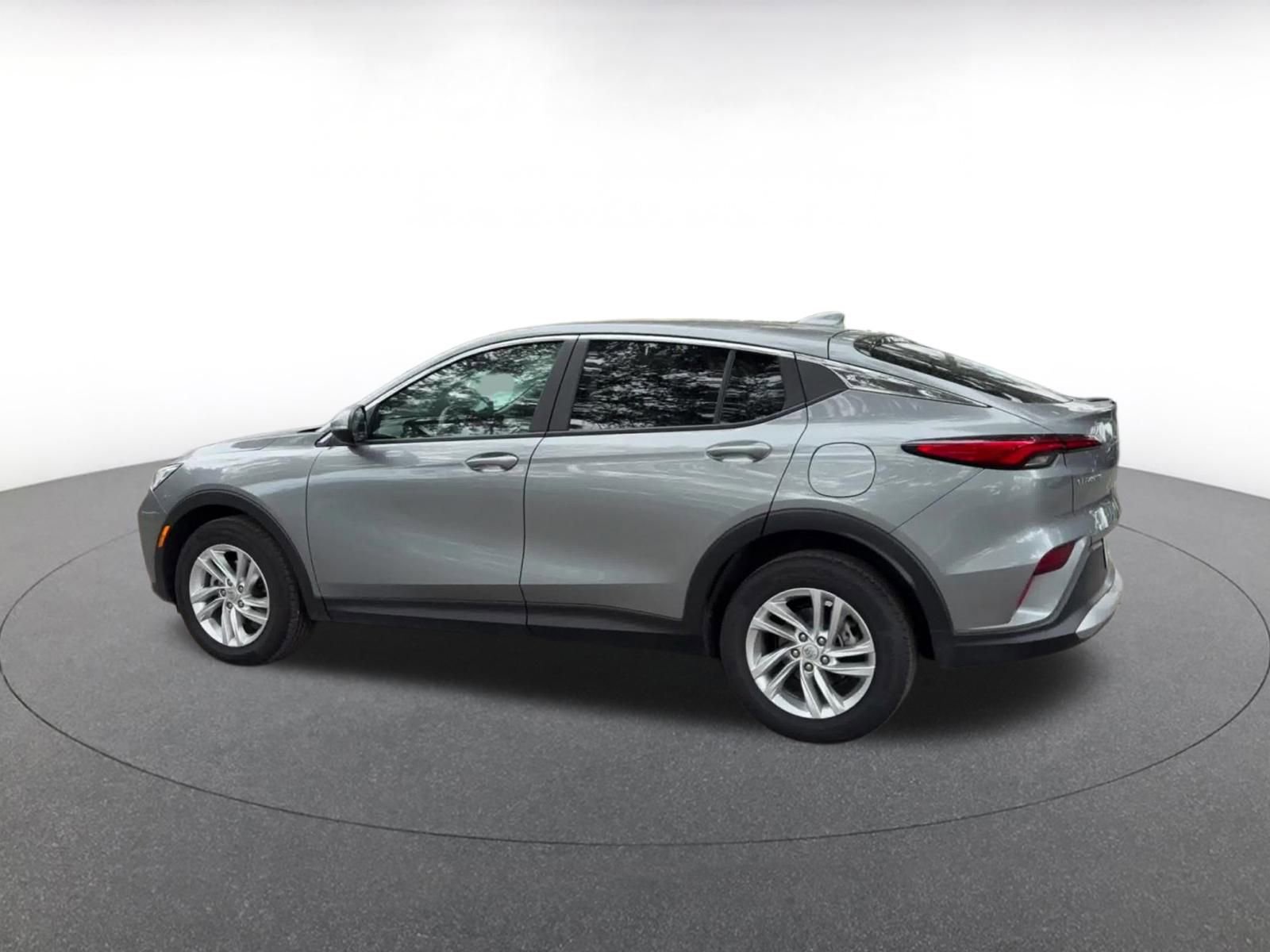 Used 2025 Buick Envista Preferred image 10