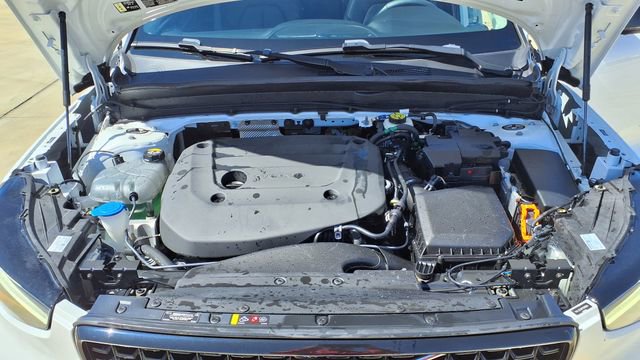 Certified 2023 Volvo XC40 B5 Plus w/ Driver Assist Package image 35