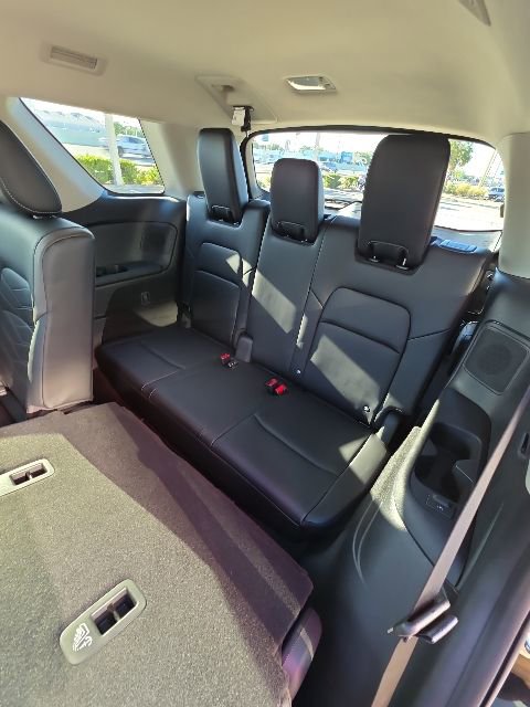 Used 2025 Nissan Pathfinder Platinum w/ Cargo Package AWD/4WD image 27