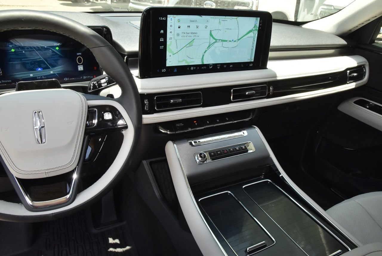New 2026 Lincoln Aviator 2WD image 27