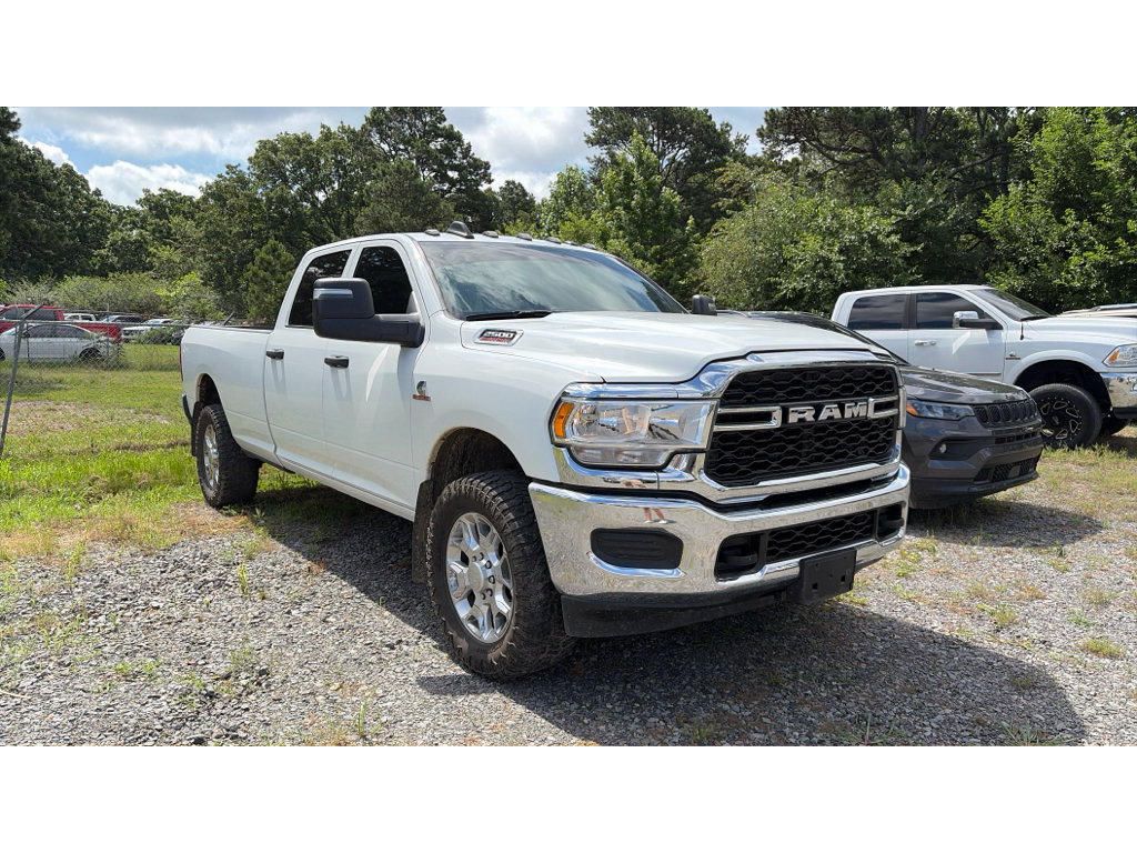 Used 2023 RAM 2500 Tradesman w/ Chrome Appearance Group AWD/4WD image 2