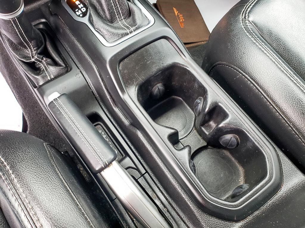 Used 2018 Jeep Wrangler Unlimited Sahara w/ Dual Top Group image 13