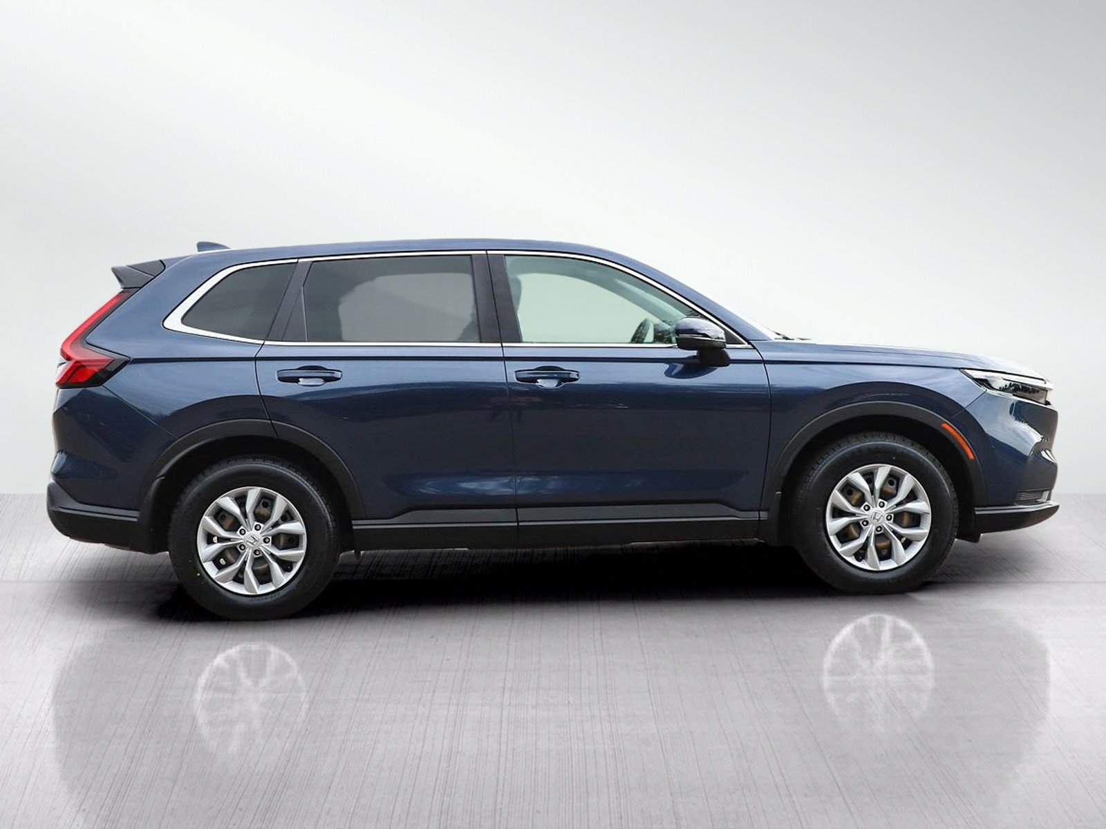 Used 2025 Honda CR-V LX image 6