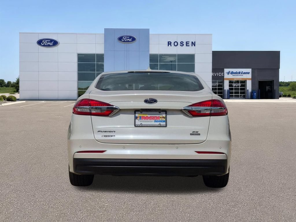 Used 2020 Ford Fusion SE FWD image 4