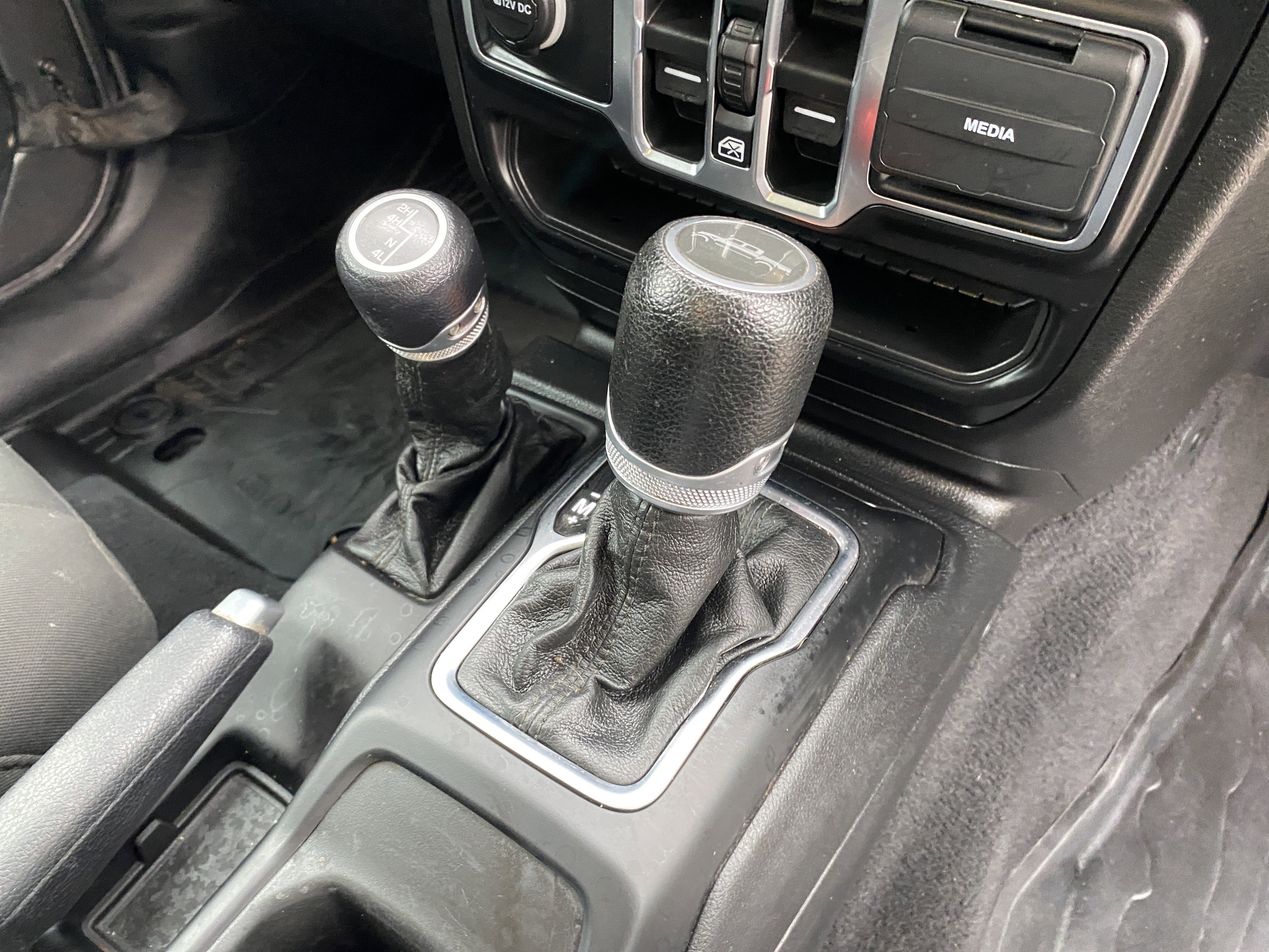 Used 2021 Jeep Gladiator Willys image 16