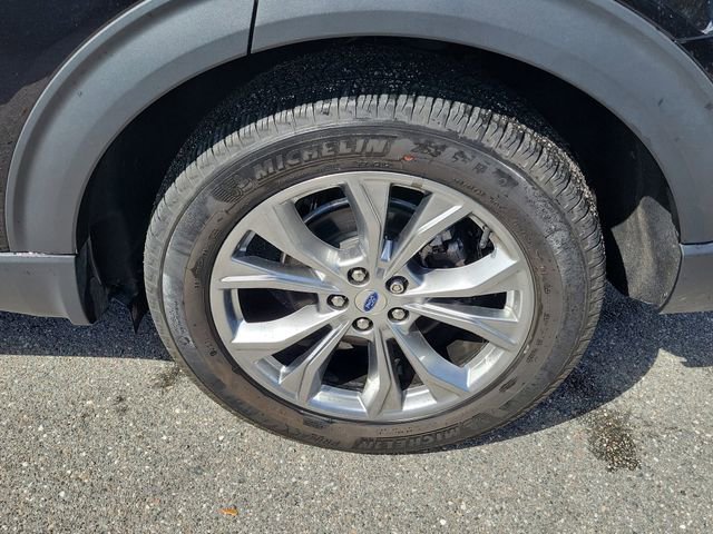 Used 2022 Ford Explorer XLT w/ Equipment Group 202A image 6