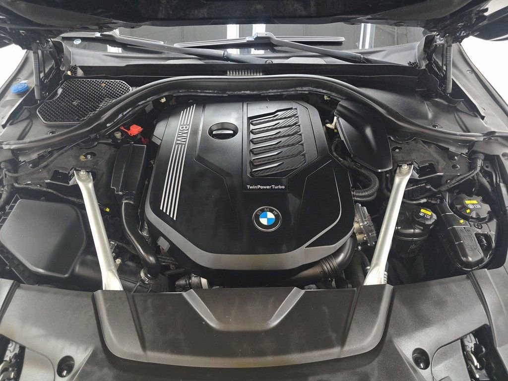 Used 2021 BMW 740i w/ M Sport Package image 22